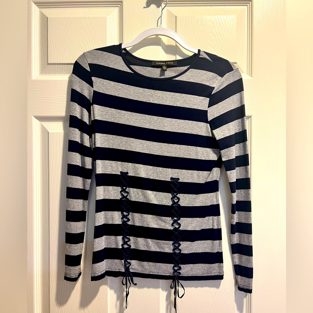 Cynthia Steffe Stretchy Long Sleeve Blue Striped Top with Ribbon Size Small